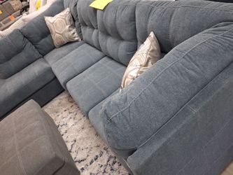 *Fantastic Deal!!!*---Attractive Ashley Fabric Sectional Sofas---Only $1099!!!---Delivery/Financing Available🫶
