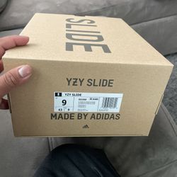 Yzy Slides
