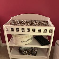 White Graco Changing table 