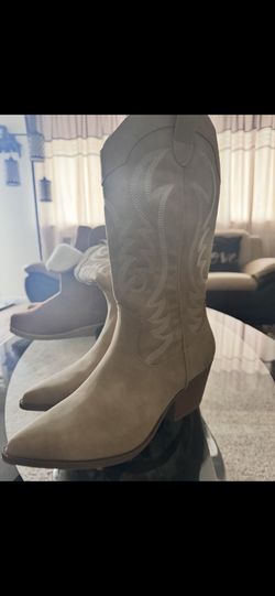Woman’s Boots 