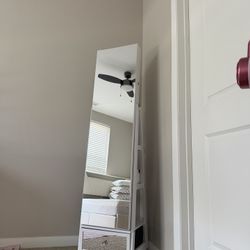 Mirror 