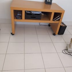 Table With Wheels.