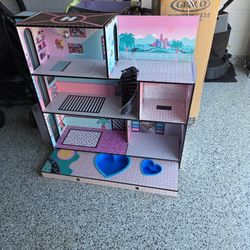 LOL dollhouse