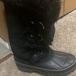 Black Fuzzy Inside Rainboots Size 8 