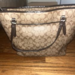 Coach Purse (great condition )