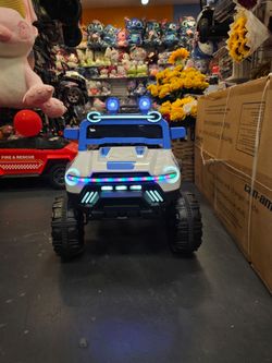 Ride on speedy Jeep Clash Buggy Canam Minicanam army jeeps mercedes McLaren motorcycle