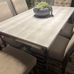 Z Gallery, Dining Room Table And Dining Room In Chairs