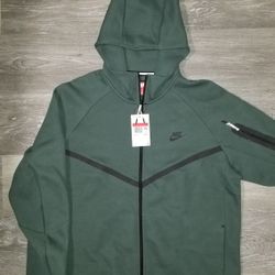 Mens Nike Tech Fleece Size Large 