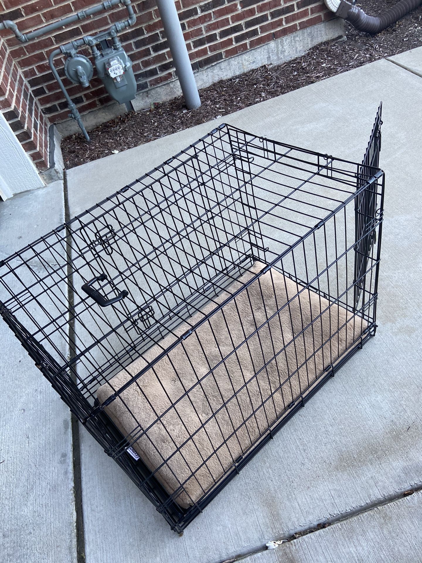 Dog crate for medium to large dog