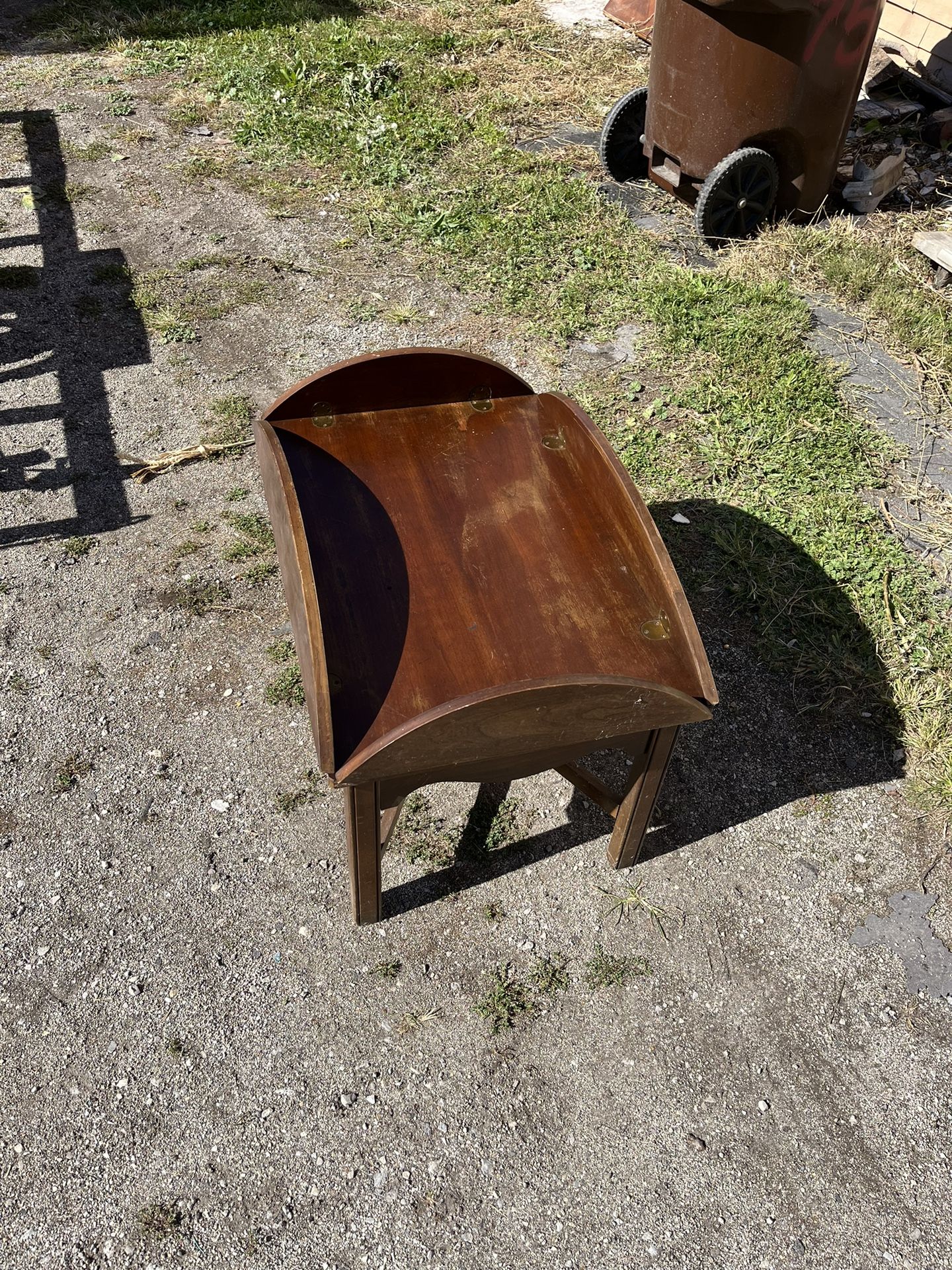 Butler-style Table w/foldable sides 