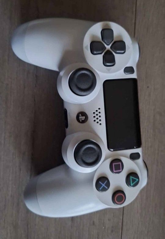 White Ps4 Controller 1 Scuff No Cable Works Good