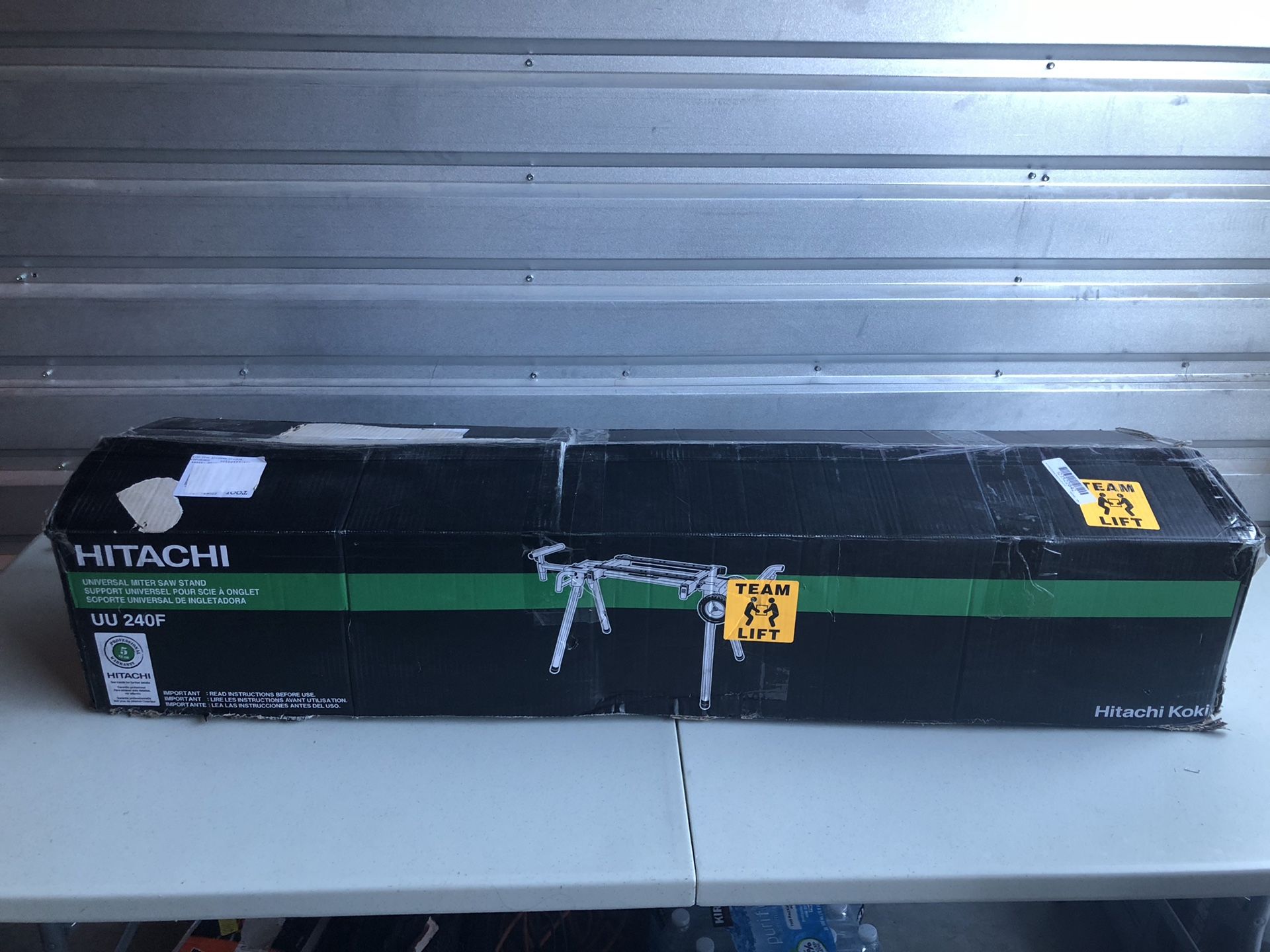 Hitachi UU240F Heavy-Duty Portable Miter Saw Stand