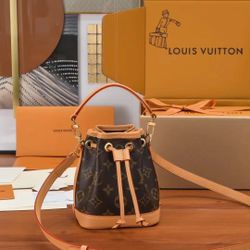 Louis Vuitton Women's mini bucket bag