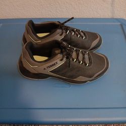 WOMANS ADIDAS TERREX SNEAKERS 