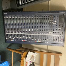 32 Channel Yamaha Mixer Board 