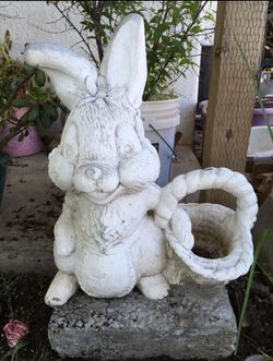 Vintage cement rabbit bunny statue yard art garden decor