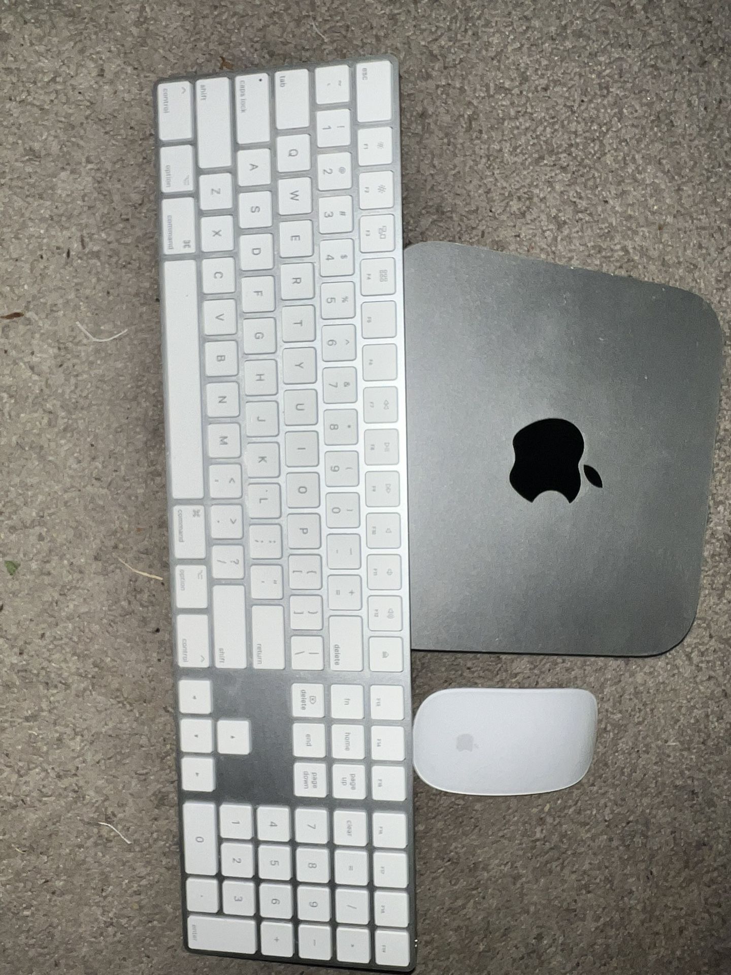 Mac Mini And Wireless Keyboard And Mouse Combo