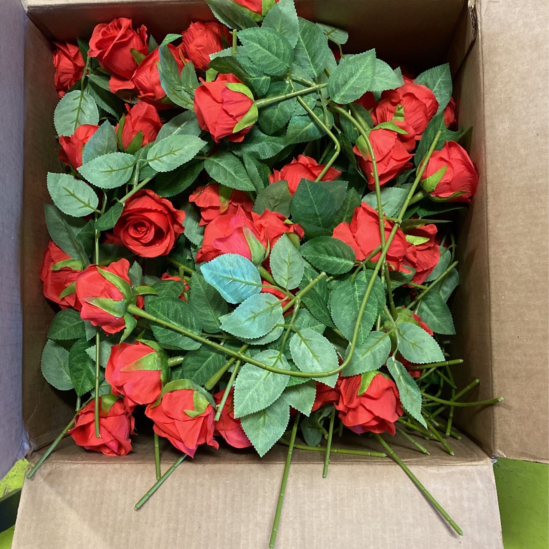 298 Multi Sized Artificial Roses