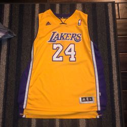 KOBE JERSEY SIZE XL FITS A LARGE