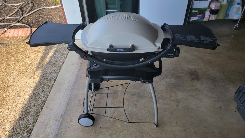 Weber Portable Grill With Stand