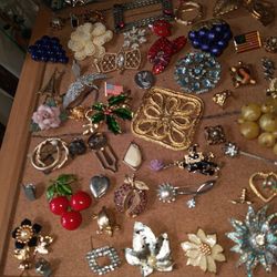 Vintage Lot Over 150 Peices All Fir One Price 