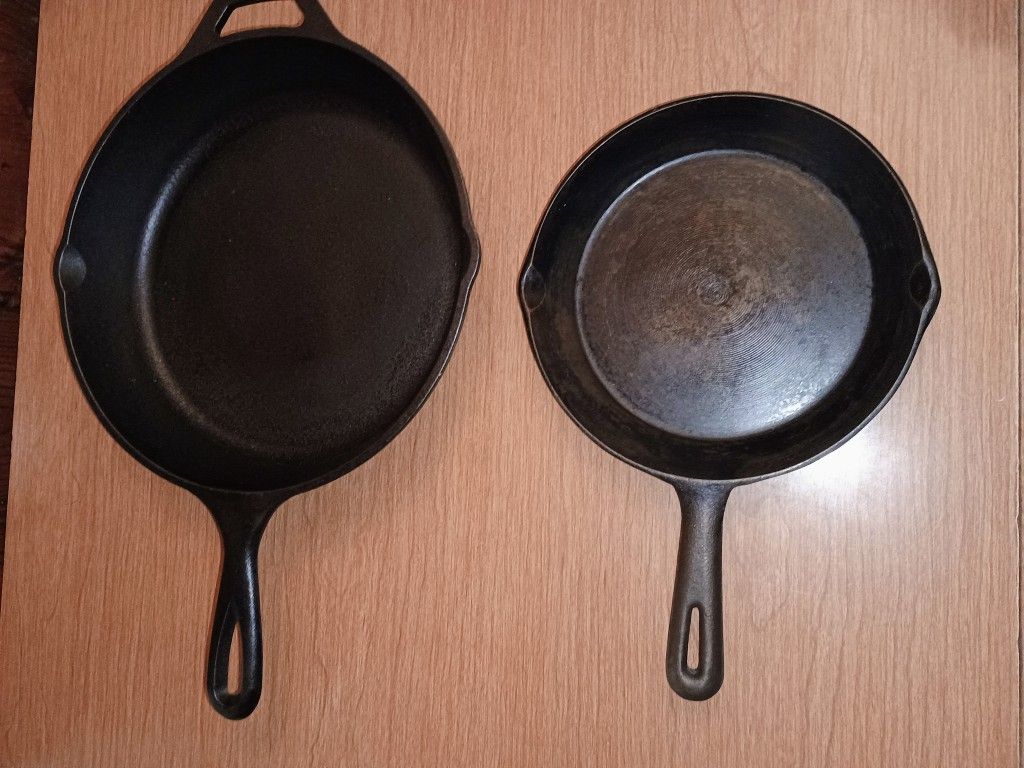 Collectors Vintage Lodge Skillet Corning Ware Bowls Pyrex bowls