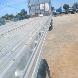 Utility trailer