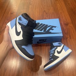 Air Jordan 1 UNC