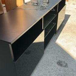LED ENTERTAINMENT CENTER