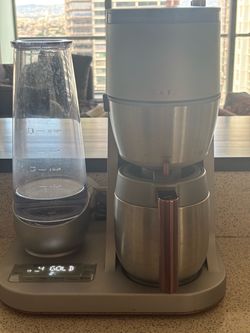Café Specialty Drip Coffee Maker with Carafe