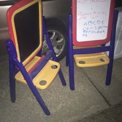 Nice kids to side easel only $20 each firm