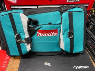 MAKITA TRAVEL BAG  28 L 10H 14W. NEW OUT THE BOX NEVER USED (( coming to check ))