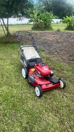 Toro self-propelled lawnmower 22”