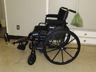 DRIVE MANUAL WHEEL CHAIR $30