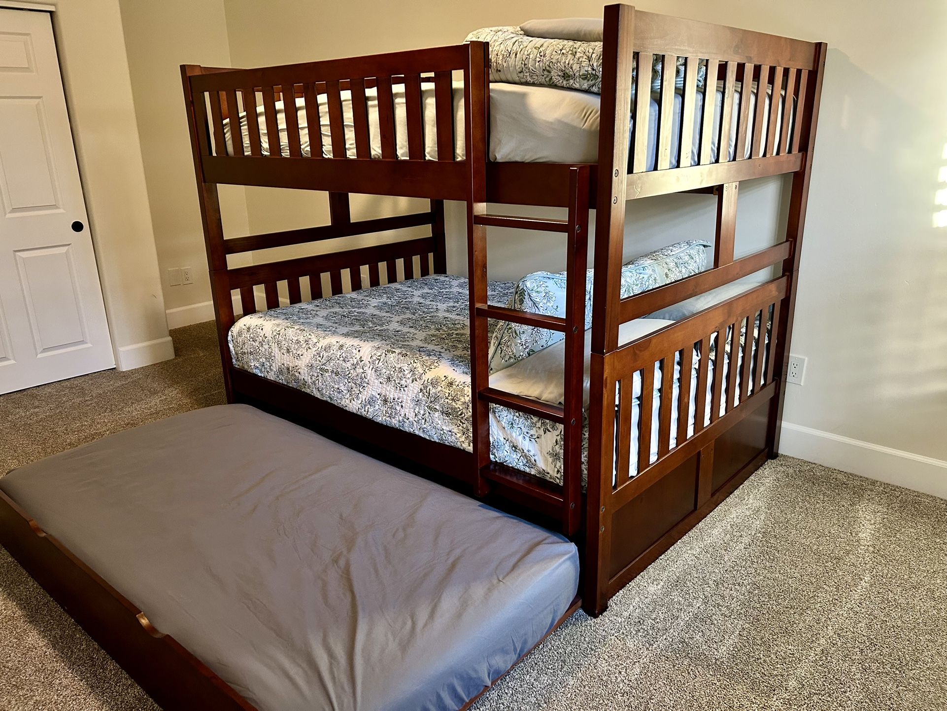 Full Size Bunk Bed + Twin