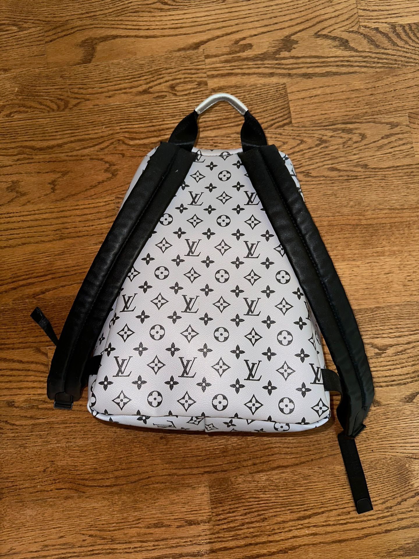 Japan Limited Edition Louis Vuitton apollo reflect silver/ black messenger  monogram canvas bag