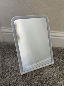 Foldable Lighted Mirror