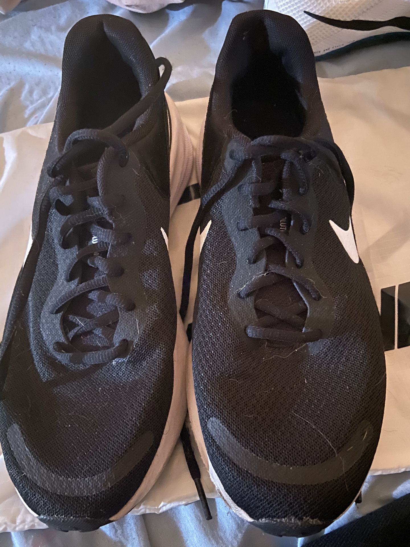 Nike Revolution 7
