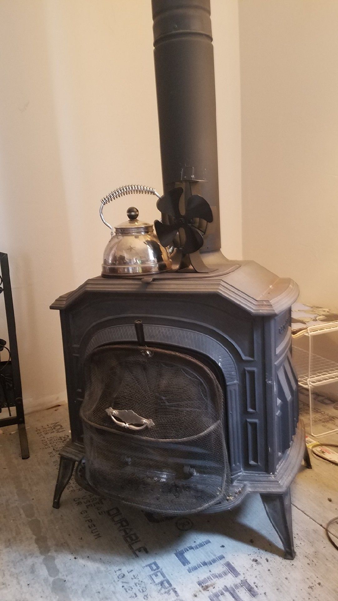 1979 Vermont Castings Resolute Cast Iron Wood Stove for Sale in Forest  Grove, OR - OfferUp