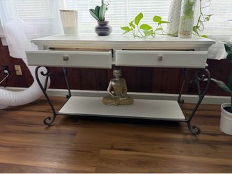 ••• SOFA TABLE SOFT WHITE •••••RELOCATION  SALE