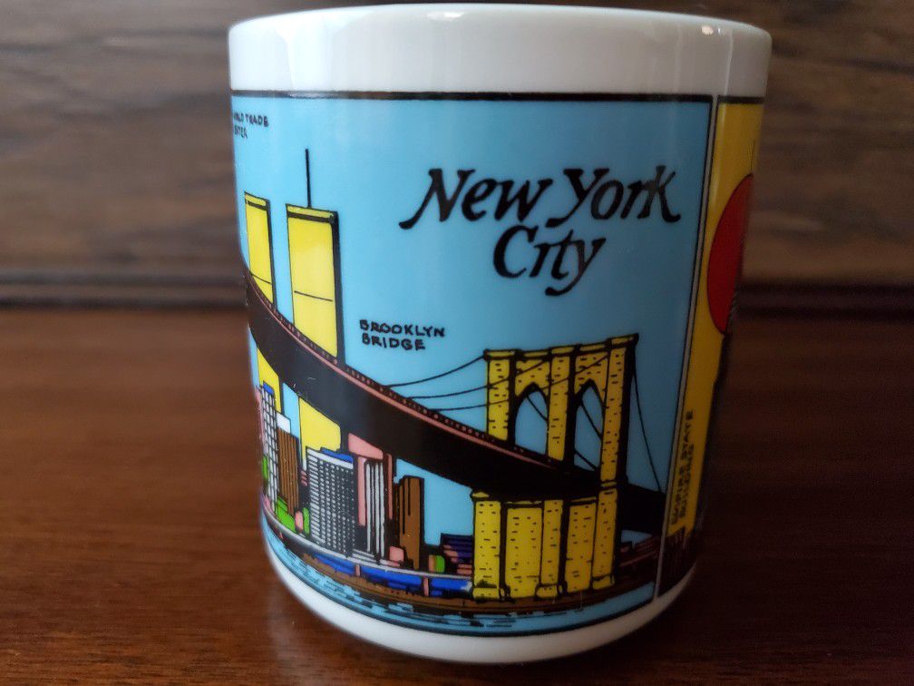 RARE VINTAGE NEW YORK CITY SKYLINE WORLD TRADE CENTER TOWERS COFFEE MUG TWIN WTC