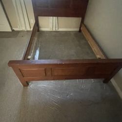 Bed frame Queen No Box Spring Or Mattress 