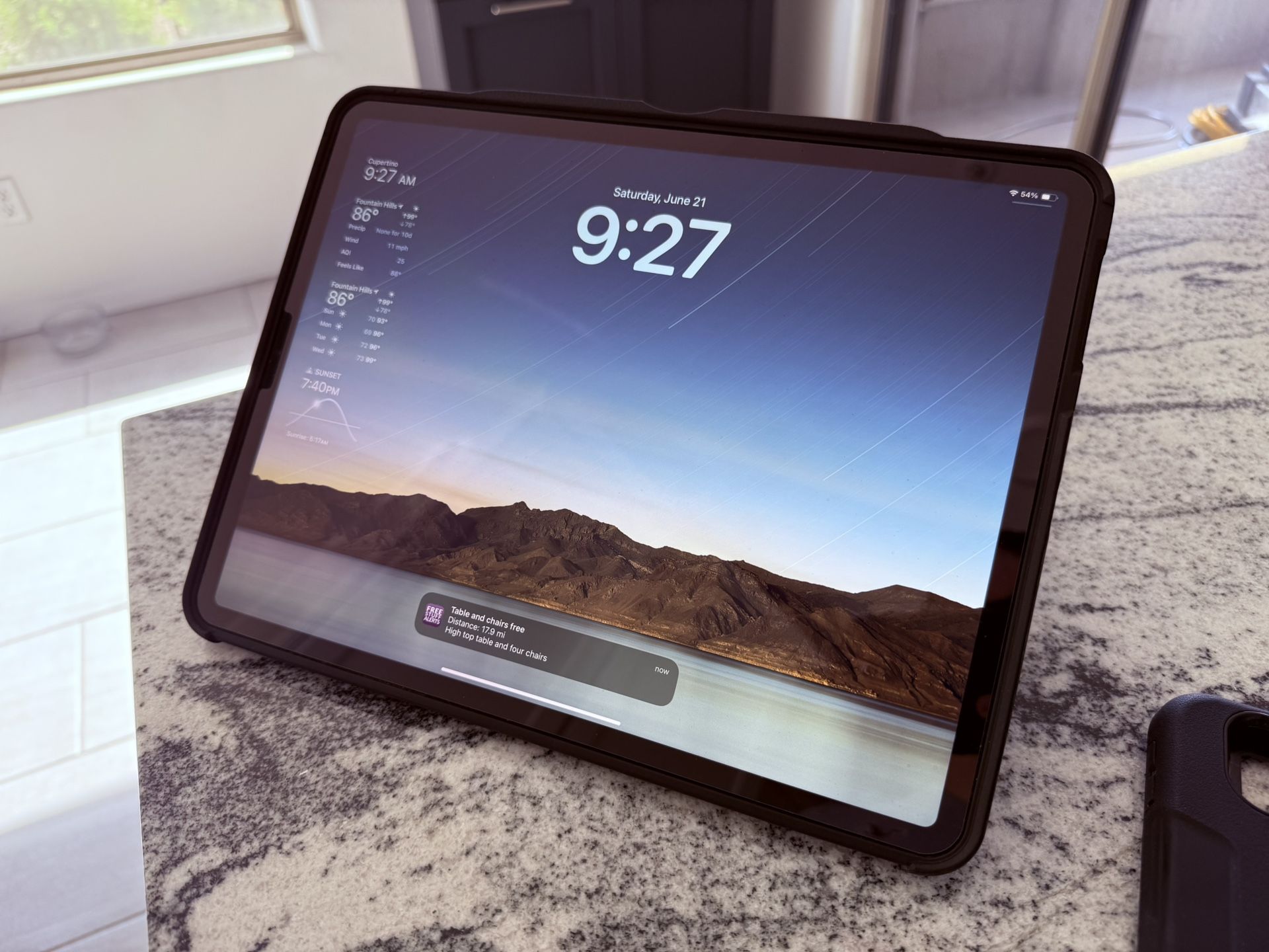 iPad Pro 12.9 inch 4th Generation 128GB Cellular + WiFi Space Grey with Zugu Case