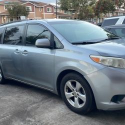 2015 Toyota Sienna