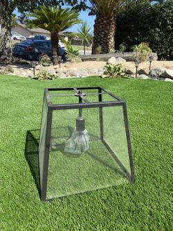 Glass Maddox Light