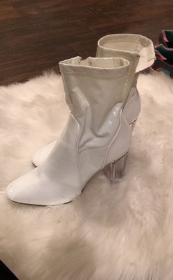 White boots clear heel 8.5 women’s