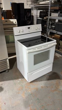 Whirlpool Electric Glass Cook Top Self Clean Oven W/Digital Display Model:WFE515S0EW1