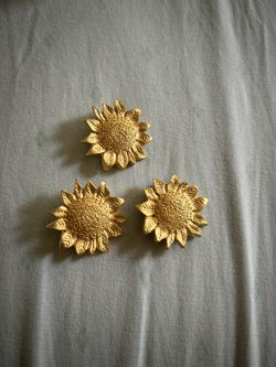 Set Of 3 Vintage Sunflower Buttons🌻 