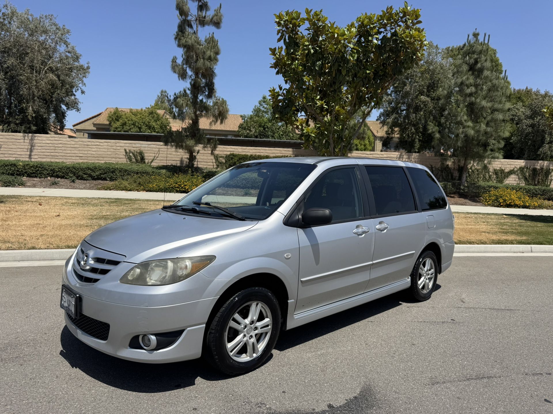 2005 Mazda MPV