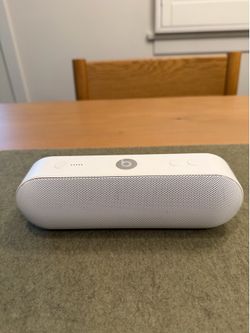 Beats Pill Portable Bluetooth Speaker (Excellent Condition)